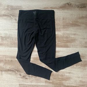 TNA from Aritzia soft cotton leggings